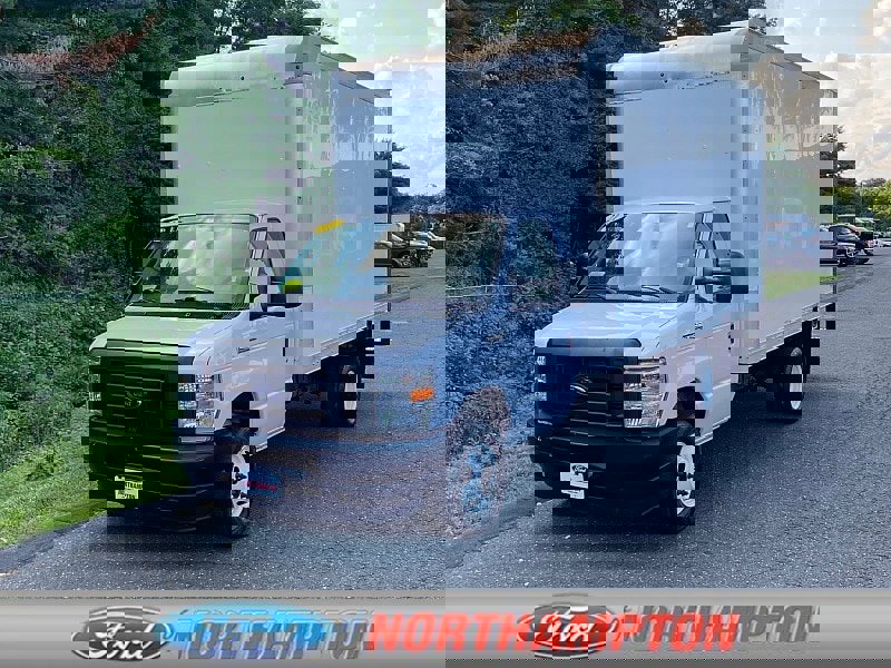 Certified 2021 Ford E-450 and Econoline 450 Super Duty w/ Power Windows & Locks Group image 1