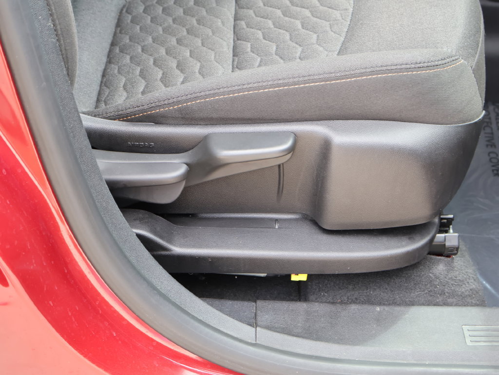 Used 2018 Chevrolet Equinox LT FWD image 9