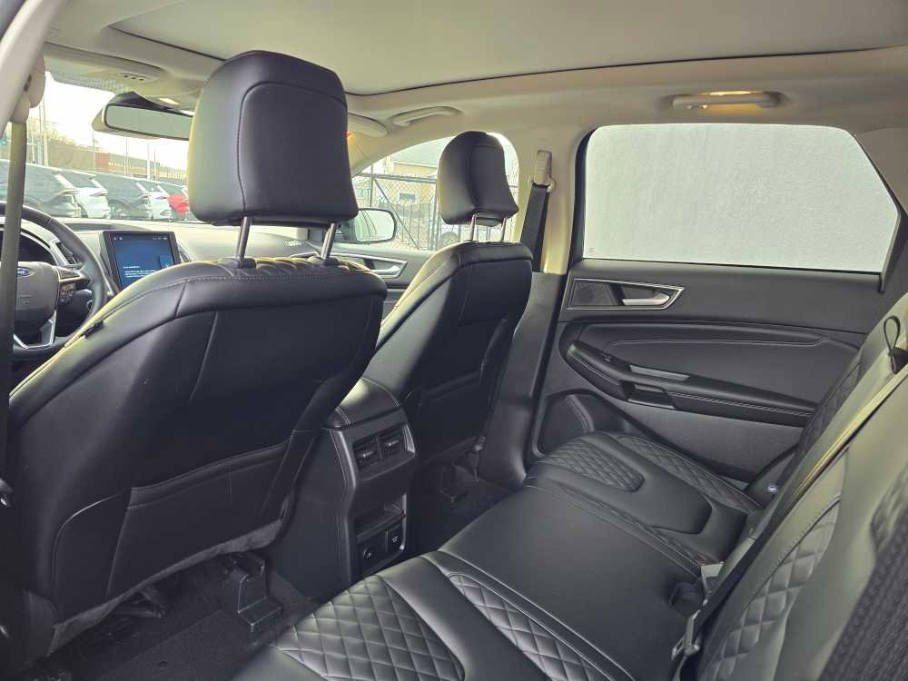 Used 2024 Ford Edge Titanium image 16