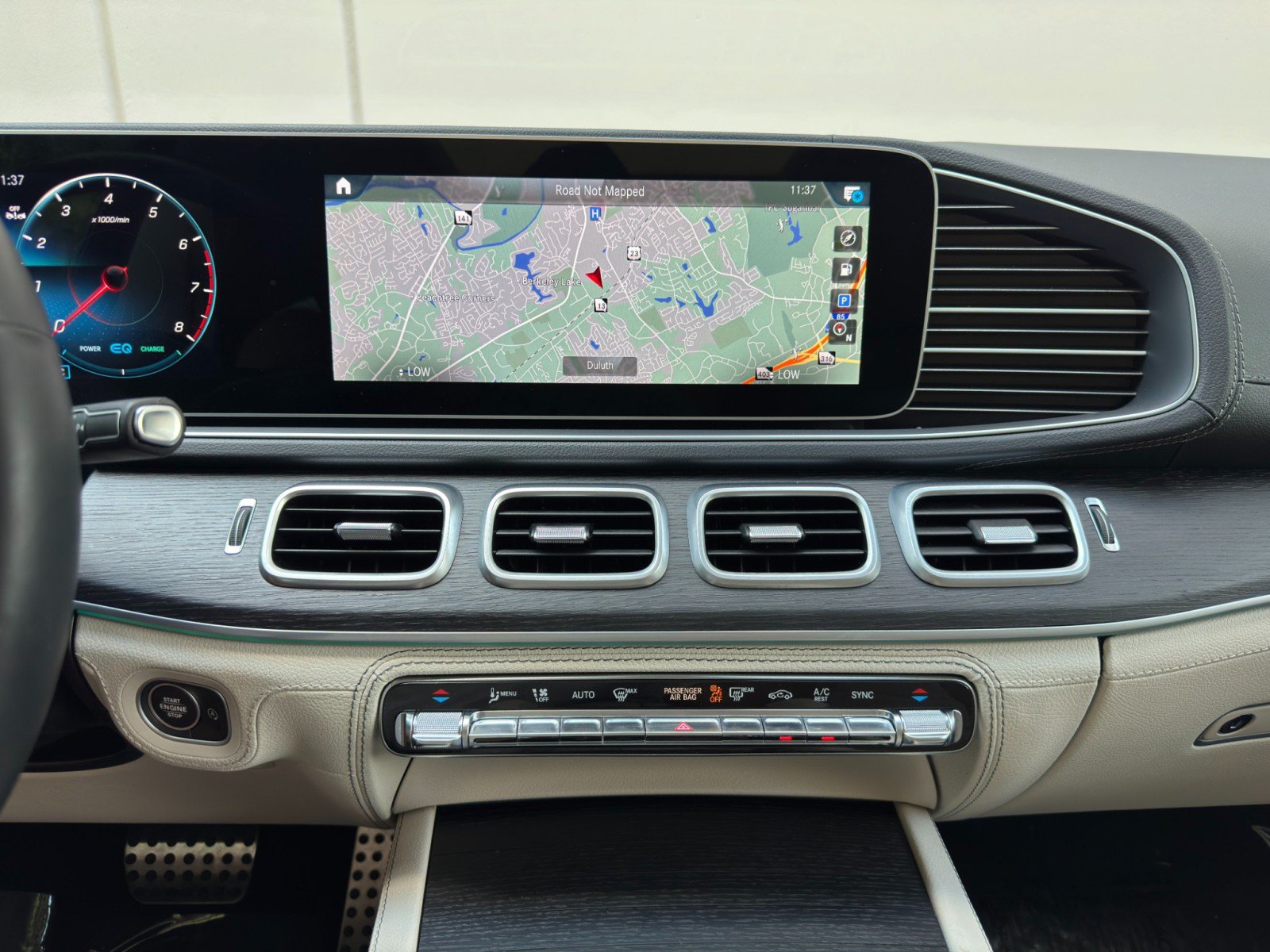 Used 2023 Mercedes-Benz GLS 450 4MATIC image 28
