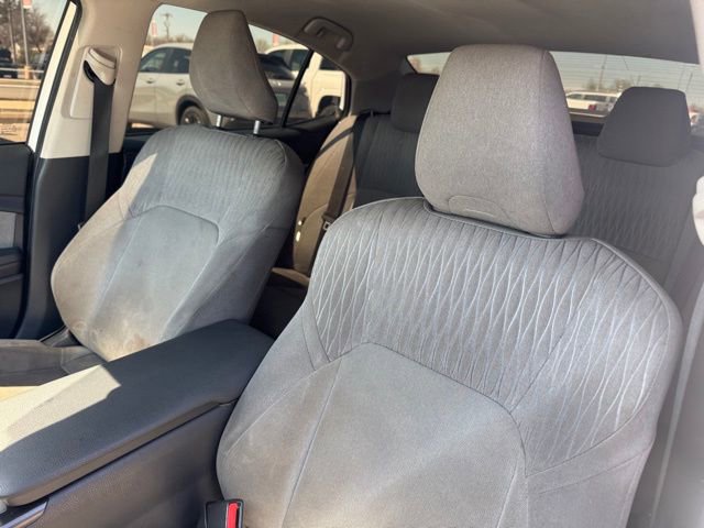 Used 2025 Toyota Camry LE w/ Convenience Package FWD image 10