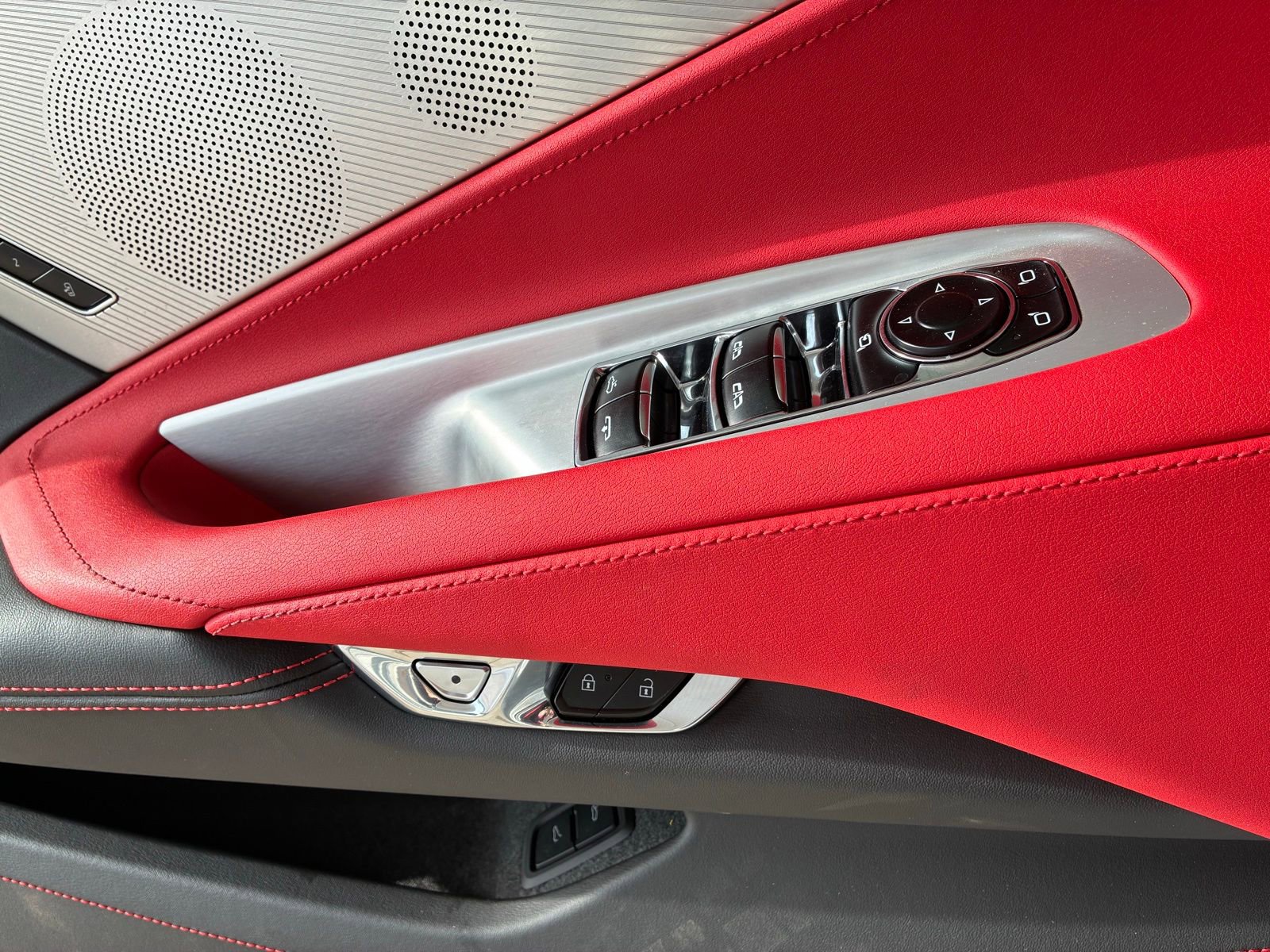 Used 2024 Chevrolet Corvette Stingray Preferred Conv w/ Z51 Performance Package image 4