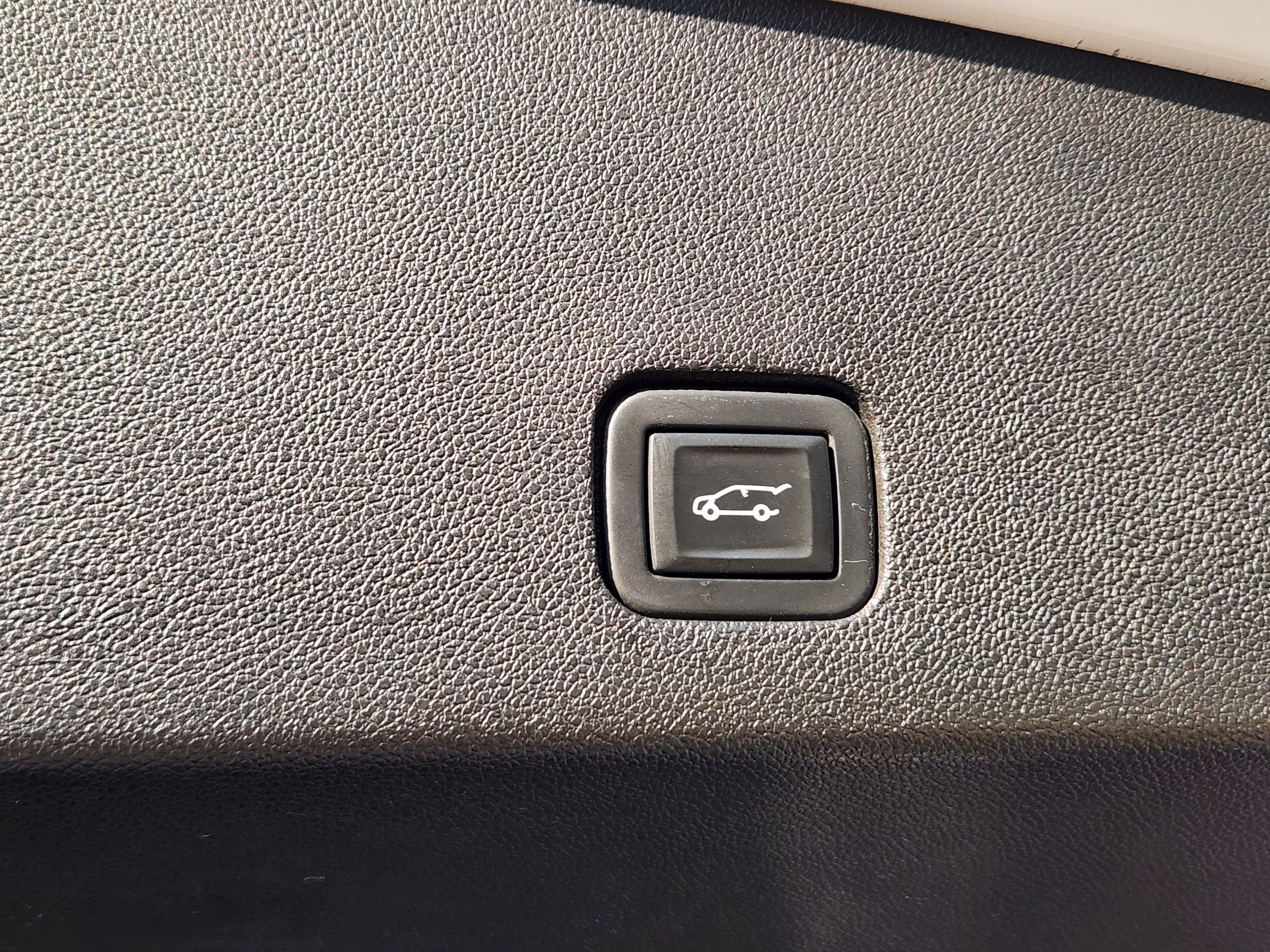 Used 2020 Cadillac XT6 Premium Luxury image 48