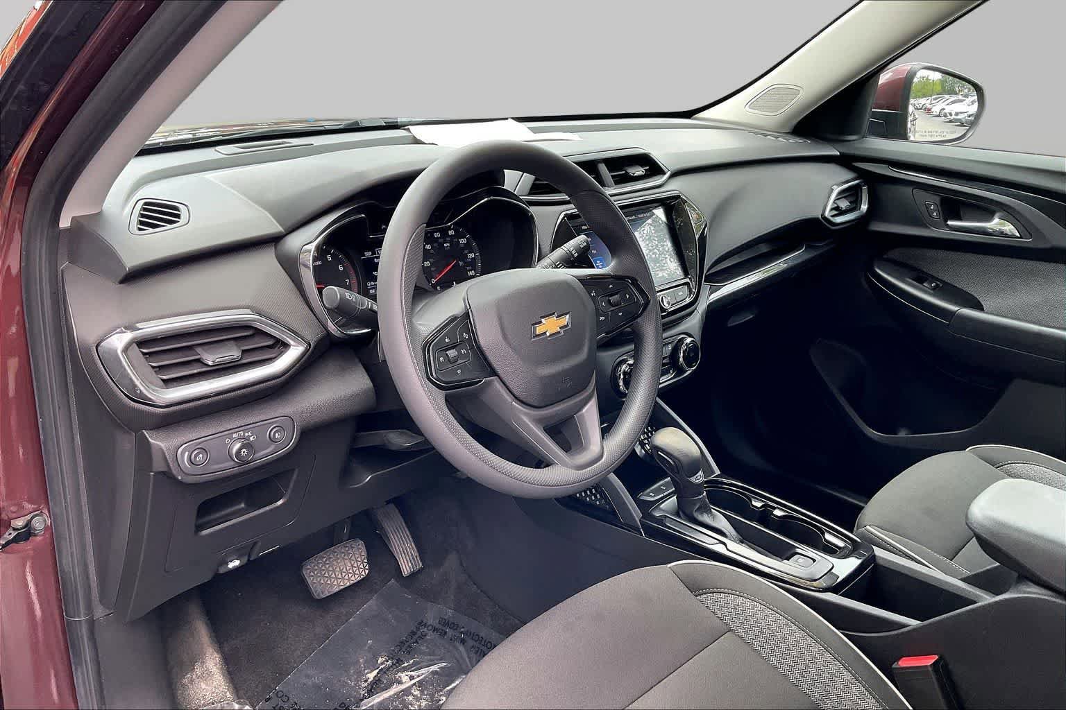 Certified 2023 Chevrolet TrailBlazer LT w/ Convenience Package FWD image 14