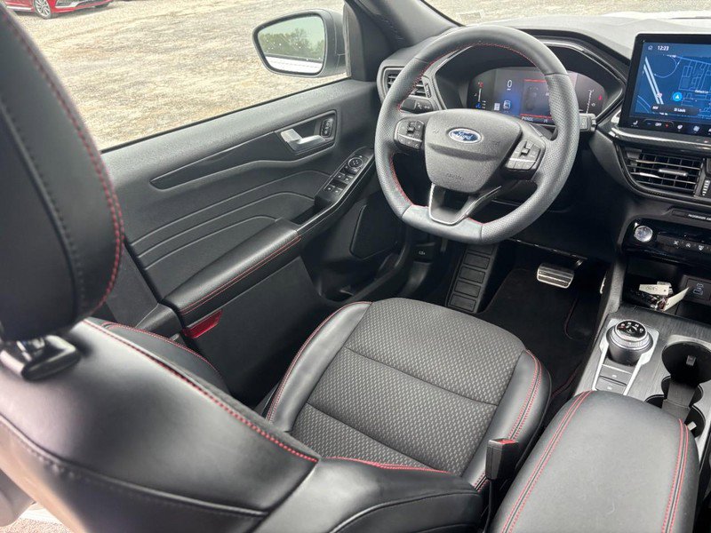 Used 2023 Ford Escape ST-Line w/ Tech Pack #1 AWD/4WD image 13