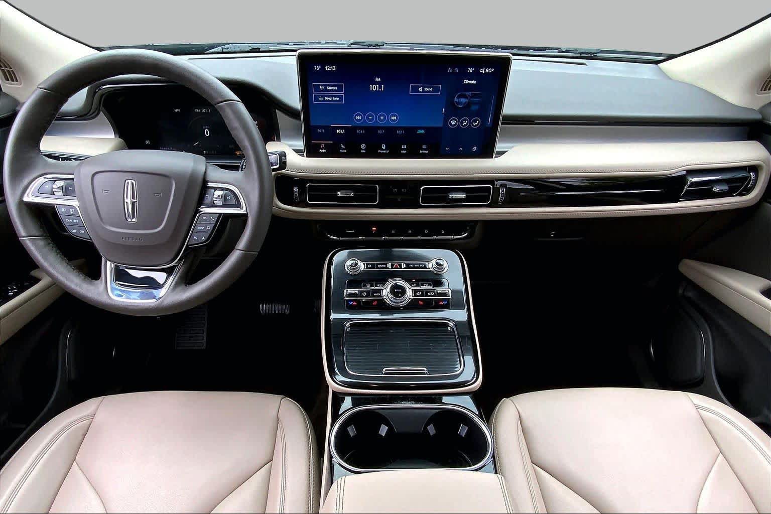 Used 2023 Lincoln Nautilus FWD w/ Premium Package image 14