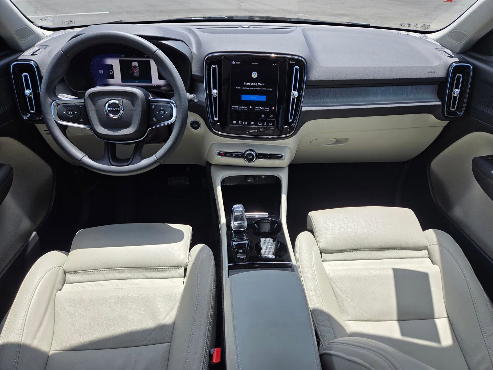 Certified 2023 Volvo XC40 B5 Plus w/ Protection Package Premier AWD/4WD image 17
