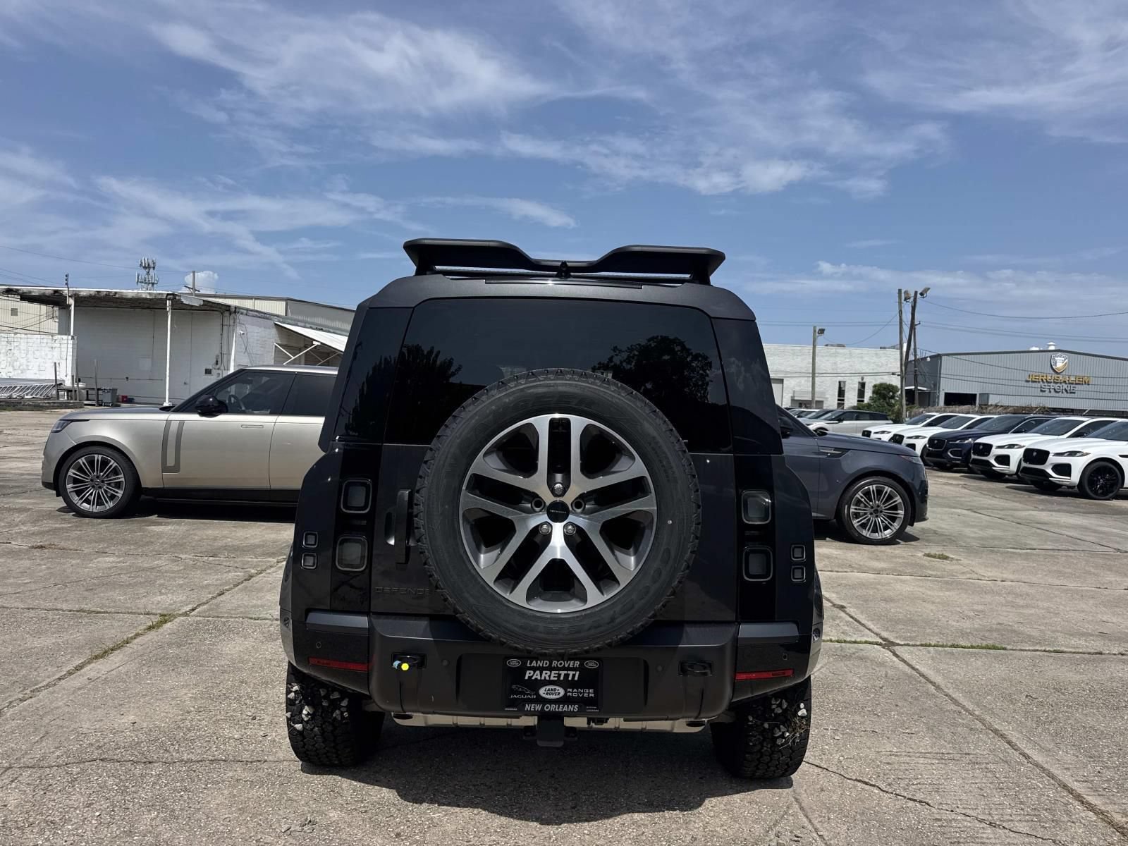 New 2026 Land Rover Defender 110 X-Dynamic SE AWD/4WD image 6