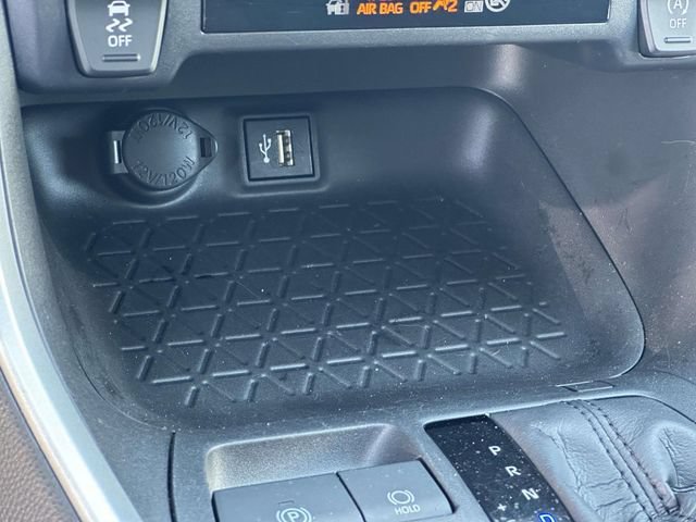 Used 2023 Toyota RAV4 LE AWD/4WD image 35