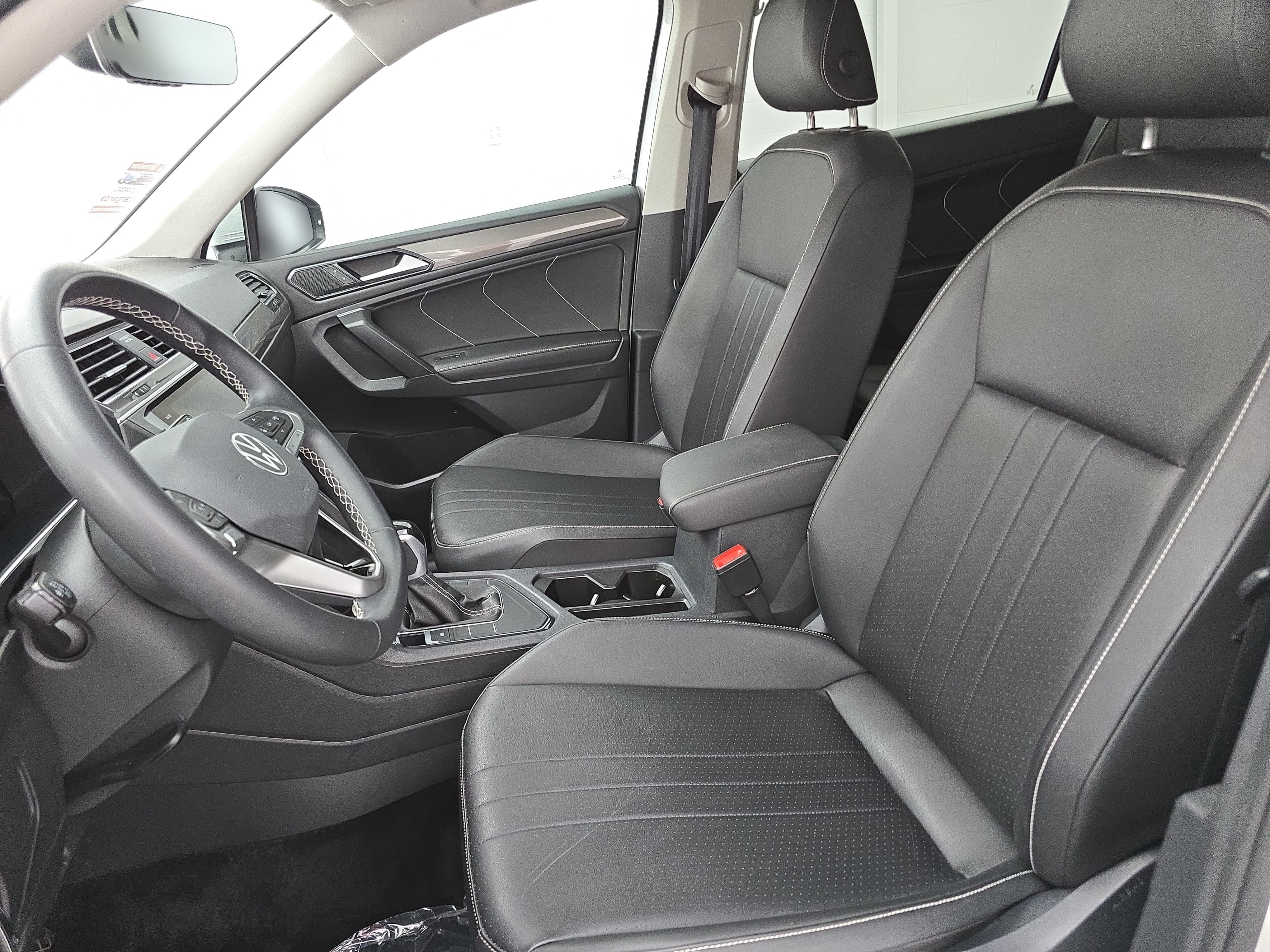 Used 2023 Volkswagen Tiguan SE FWD image 16