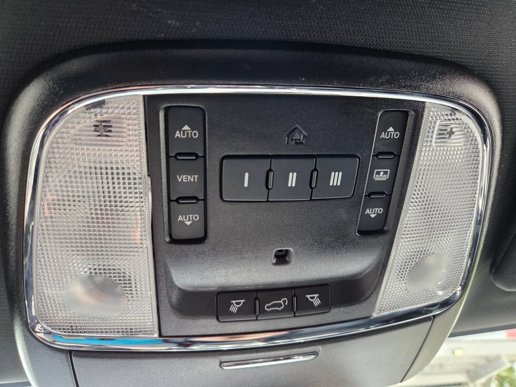 Used 2021 Jeep Grand Cherokee Limited X RWD image 34