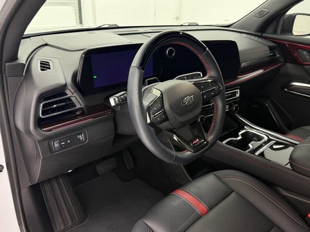 Used 2025 Chevrolet Traverse RS w/ LPO, Floor Liner Package FWD image 8