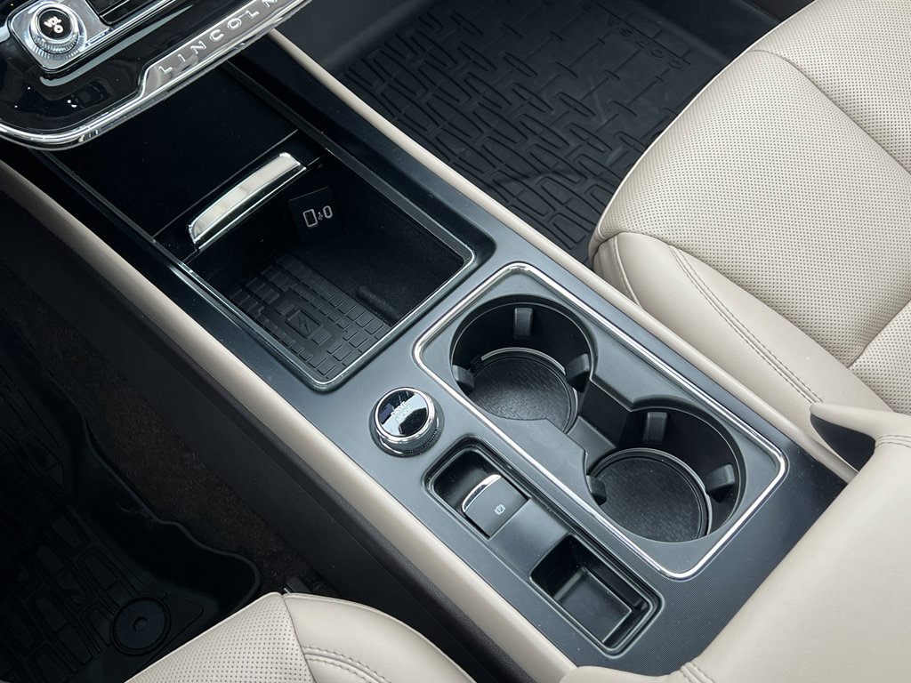 Used 2023 Lincoln Corsair Reserve w/ Equipment Group 202A image 22