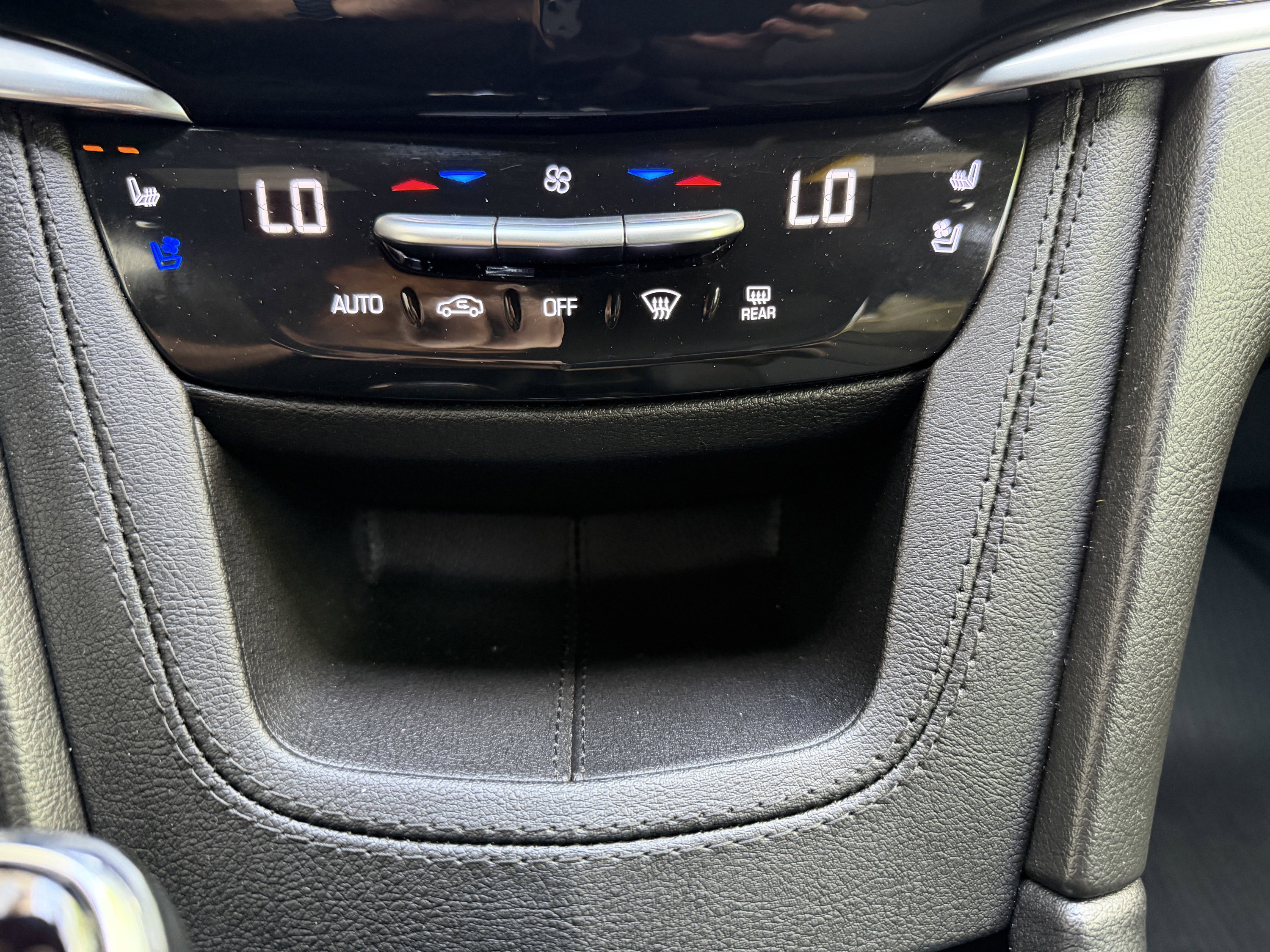 Used 2023 Cadillac XT6 Sport AWD/4WD image 27