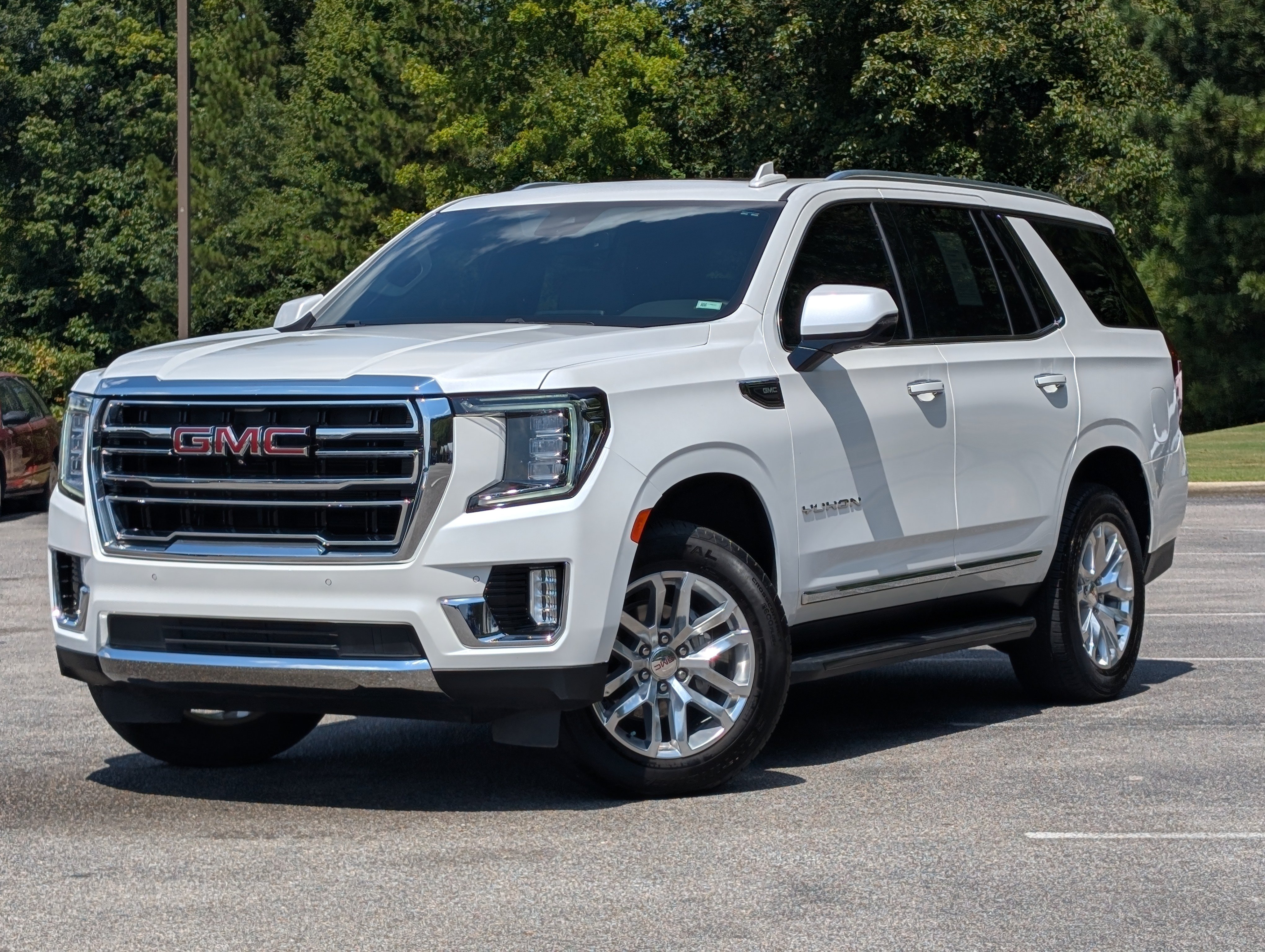 Used 2024 GMC Yukon SLT w/ SLT Premium Package RWD image 4