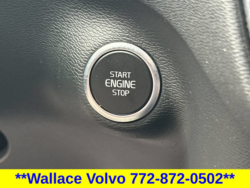 Used 2023 Volvo XC40 B5 Ultimate w/ Protection Package AWD/4WD image 22
