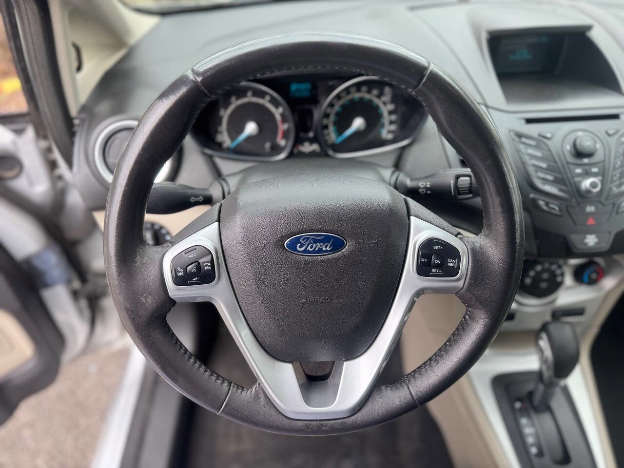 Used 2014 Ford Fiesta SE image 14