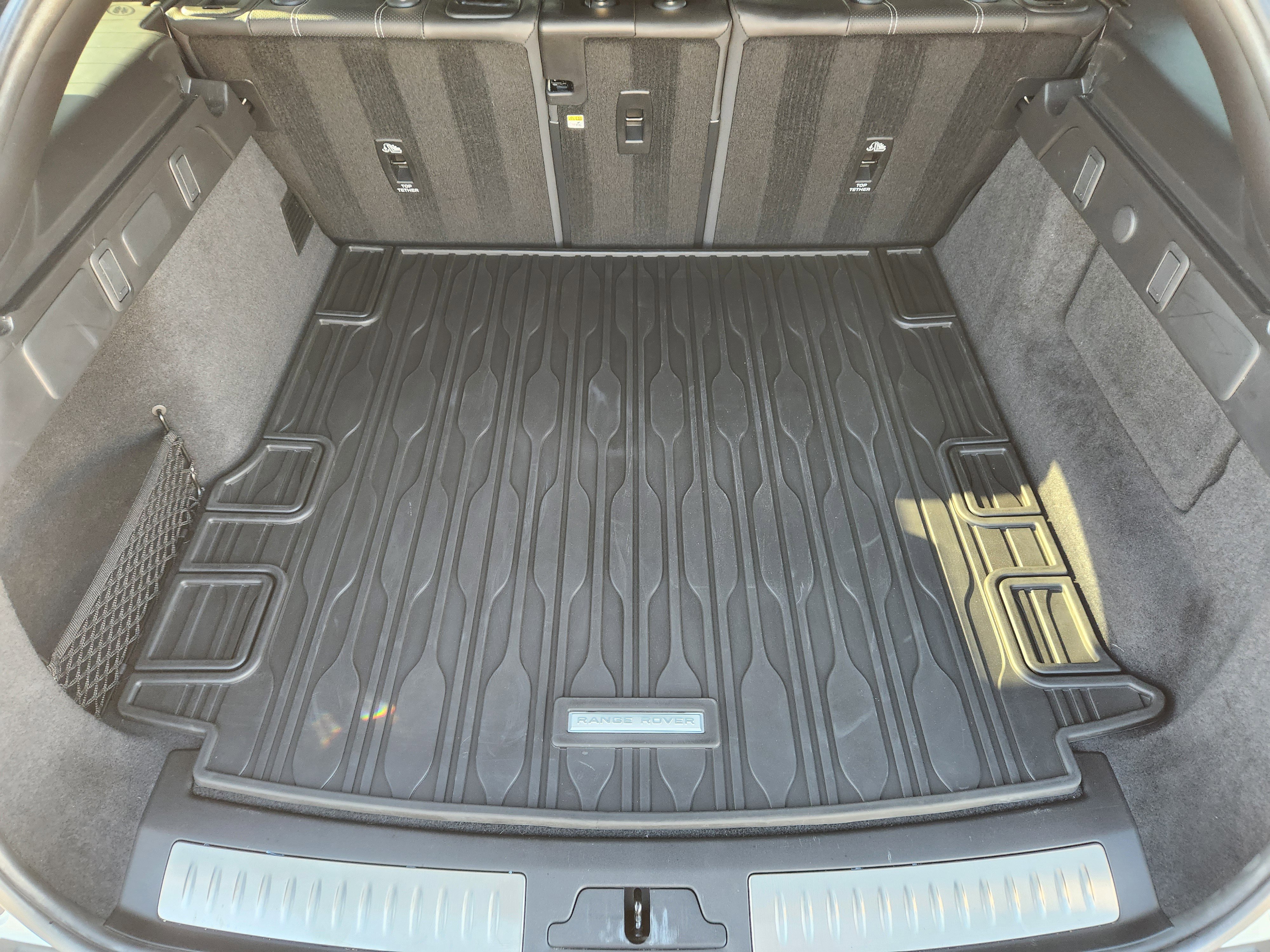 Certified 2022 Land Rover Range Rover Velar R-Dynamic S image 33