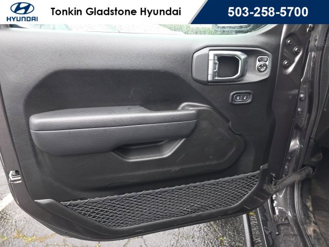 Used 2025 Jeep Wrangler Unlimited Rubicon image 8