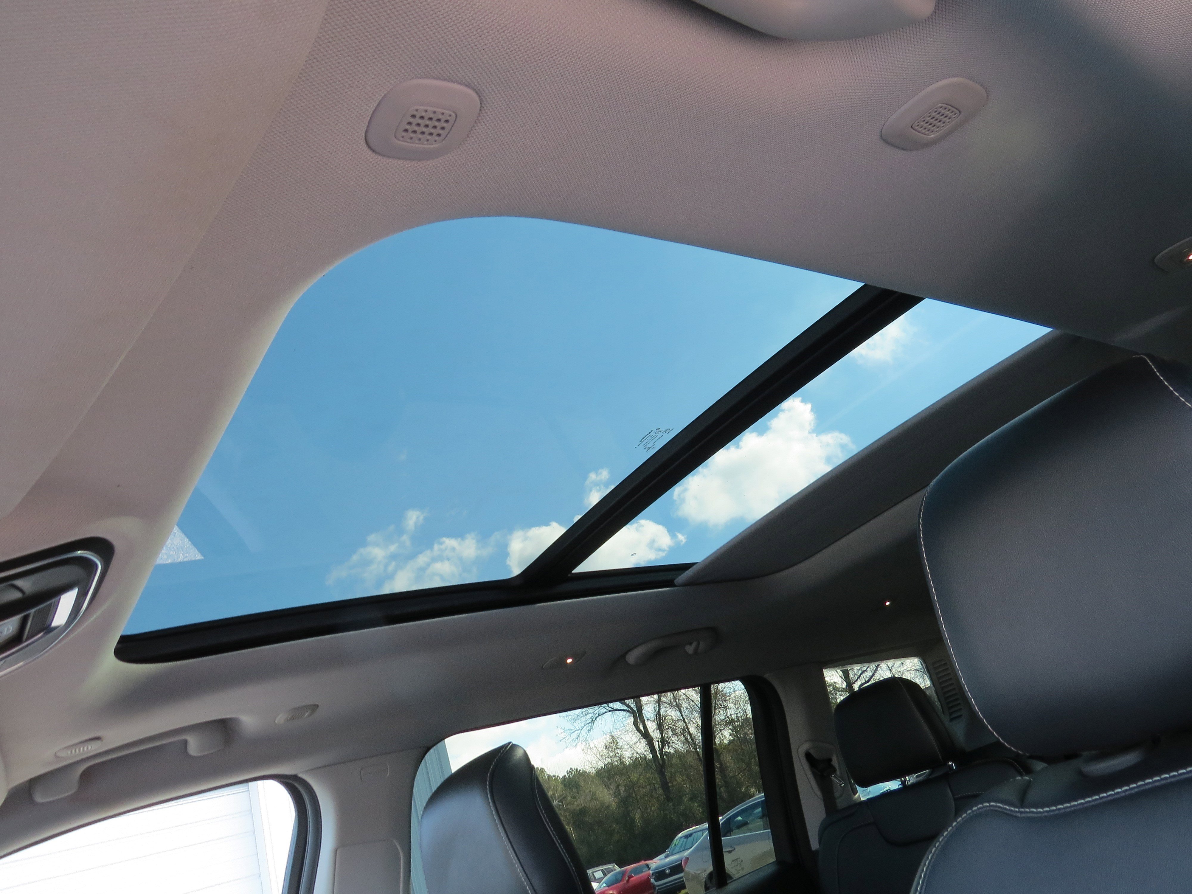 Used 2022 Jeep Grand Cherokee L Limited image 21