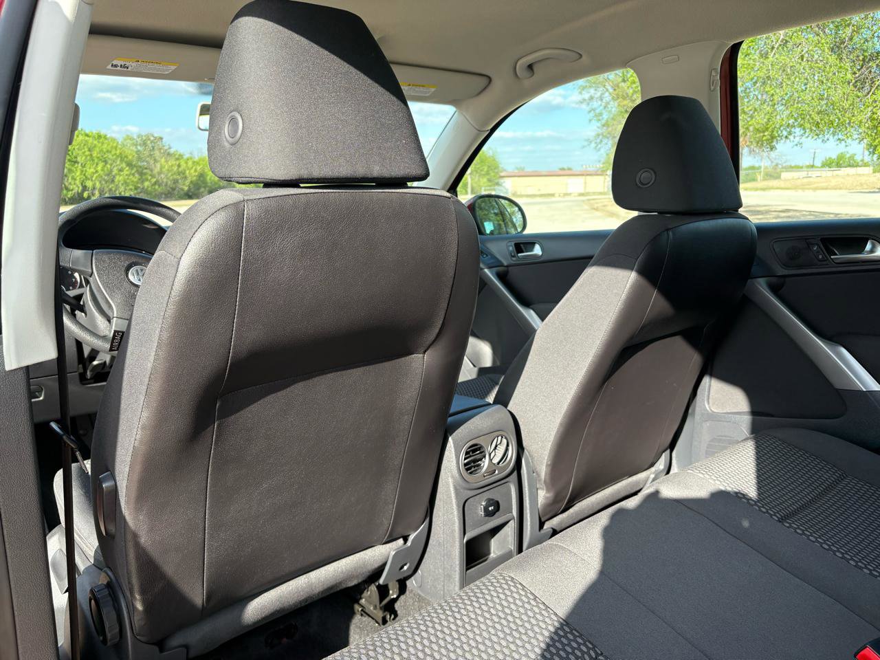Used 2010 Volkswagen Tiguan S FWD image 13