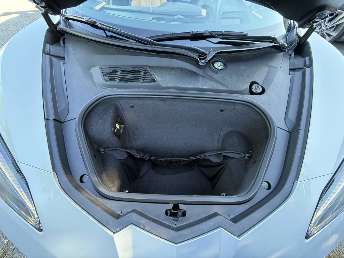 Used 2022 Chevrolet Corvette Stingray Premium Cpe w/ Z51 Performance Package RWD image 39