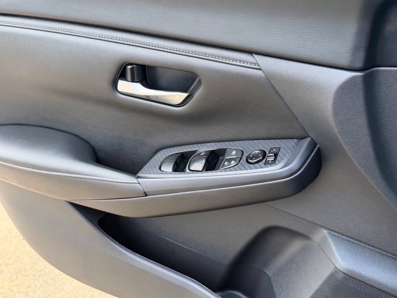Certified 2024 Nissan Sentra SV FWD image 29
