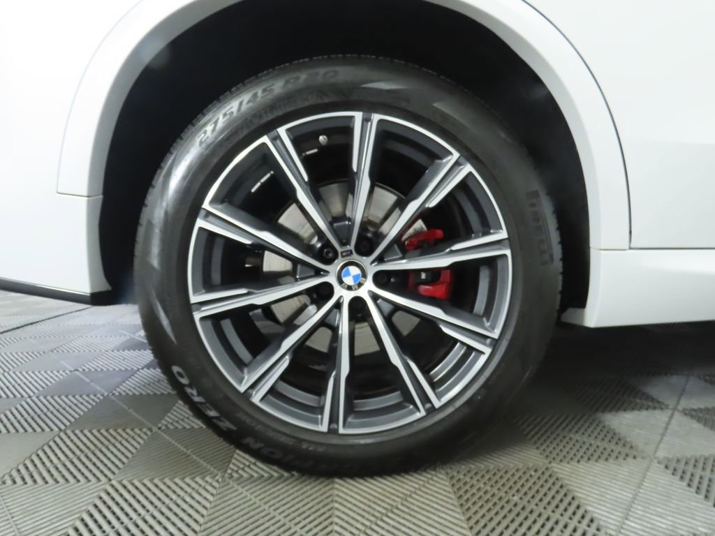 Used 2024 BMW X5 xDrive40i w/ Executive Package image 33