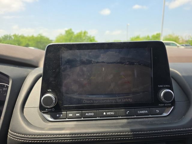 Used 2023 Nissan Rogue SV image 9