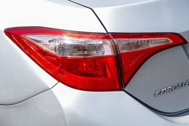 Used 2017 Toyota Corolla LE w/ Carpet Mat Package (TMS) image 10
