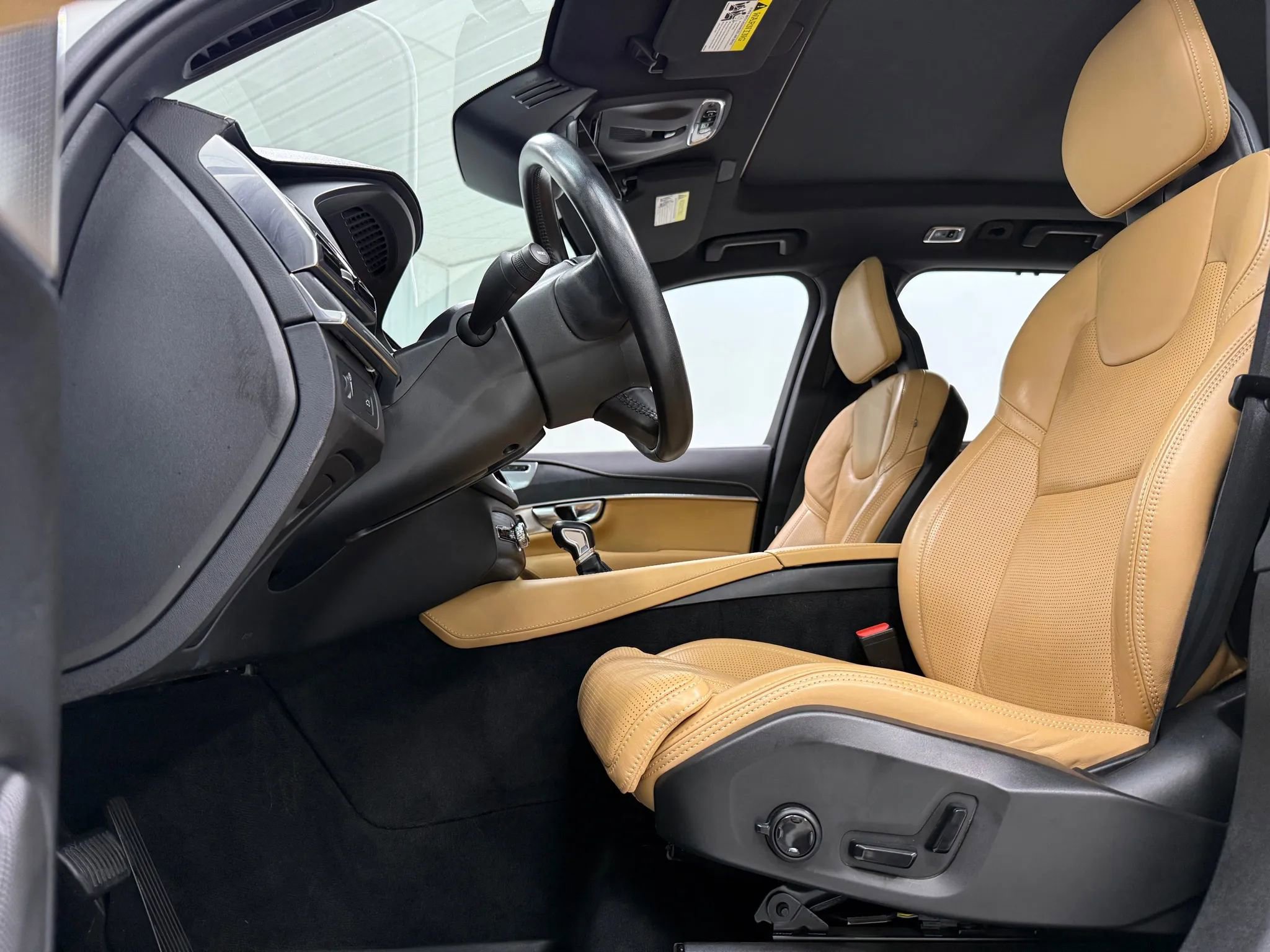 Used 2021 Volvo XC90 T6 Inscription w/ Advanced Package image 15