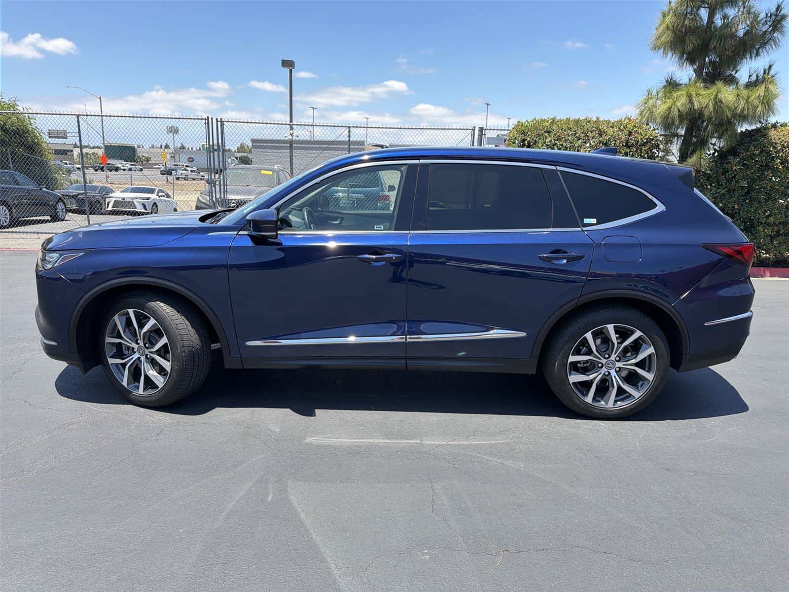 Used 2024 Acura MDX FWD w/ Technology Package image 3