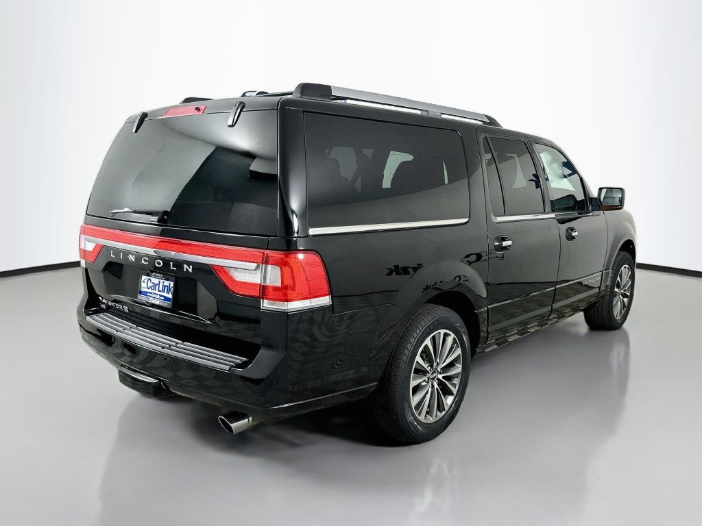 Used 2017 Lincoln Navigator L Select RWD image 8