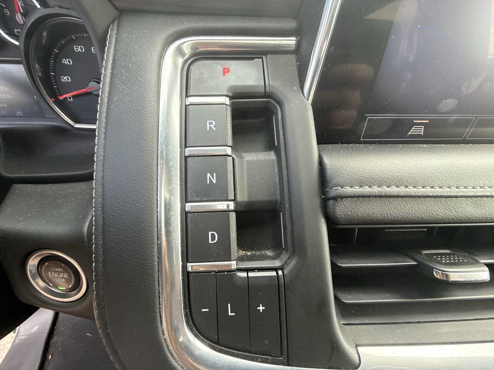 Certified 2021 Chevrolet Suburban Z71 AWD/4WD image 16