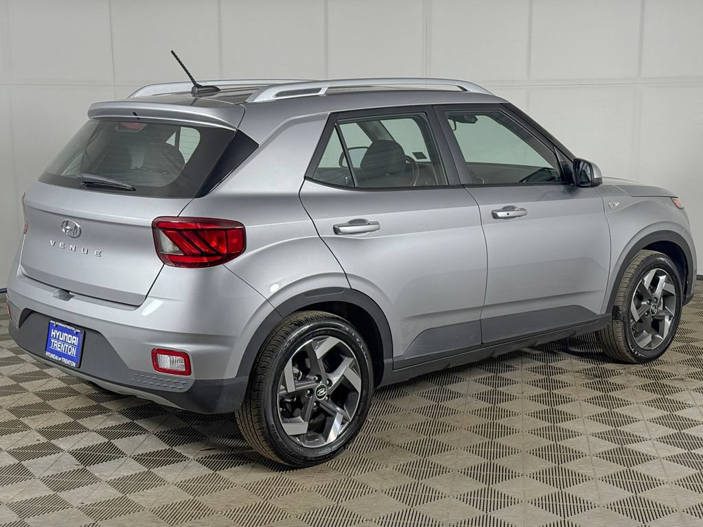 Certified 2026 Hyundai Venue SEL FWD image 10