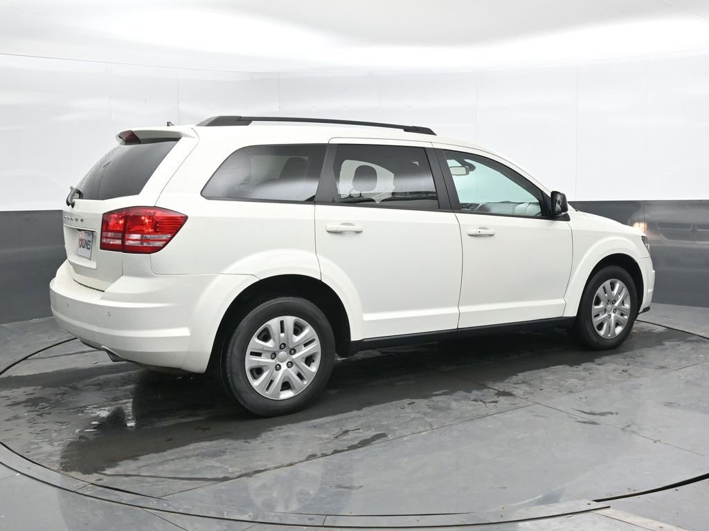 Used 2020 Dodge Journey SE image 2