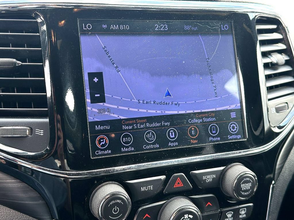 Used 2020 Jeep Grand Cherokee Altitude RWD image 15