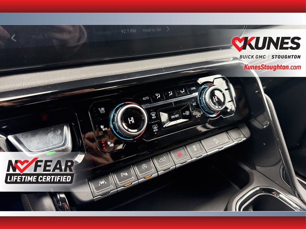 Used 2025 GMC Sierra 1500 AT4 image 31