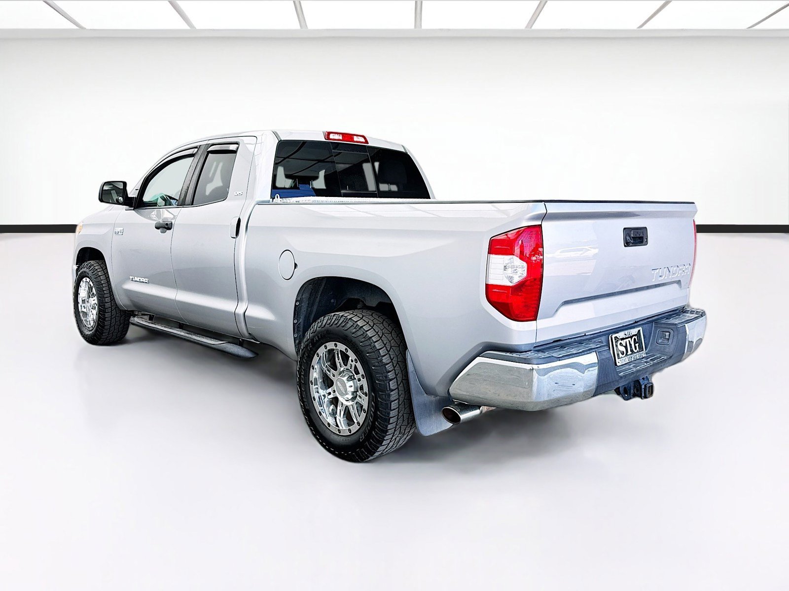 Used 2017 Toyota Tundra SR5 RWD image 6