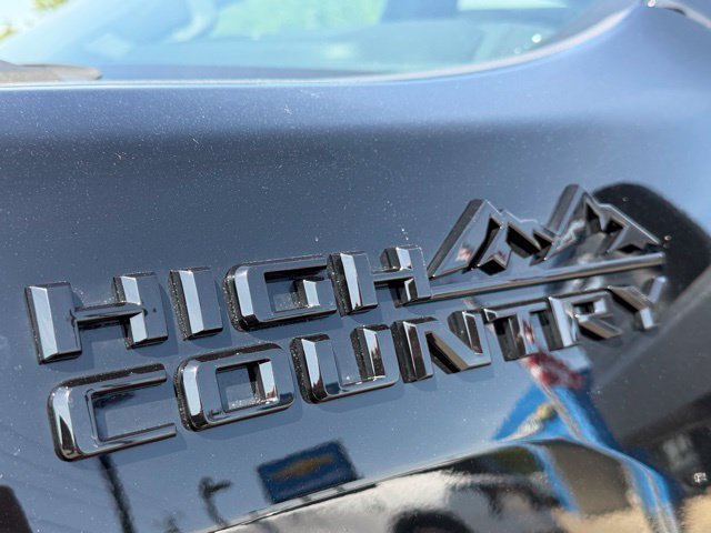 Used 2025 Chevrolet Silverado 3500 High Country w/ High Country Premium Package AWD/4WD image 7