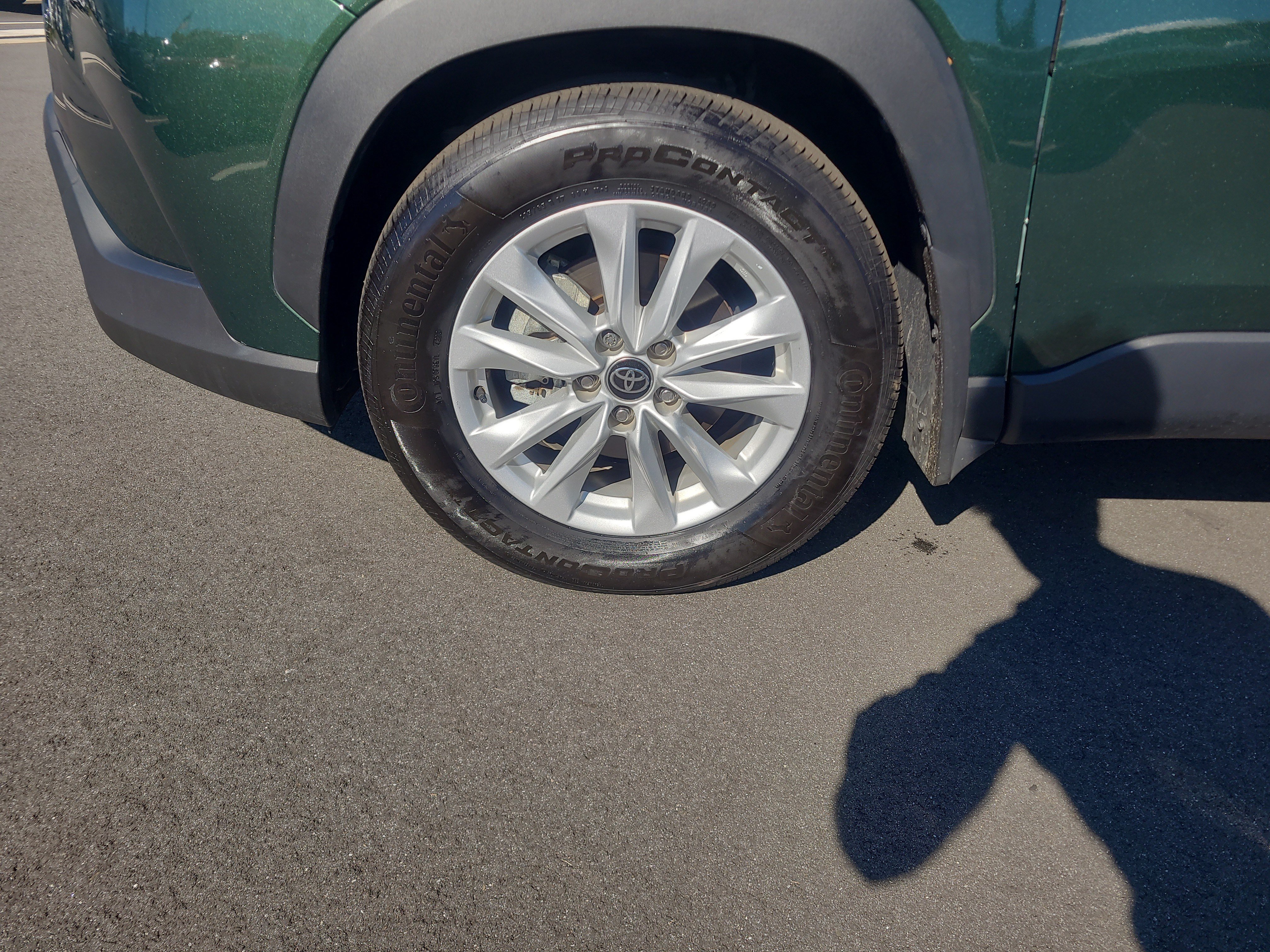 Certified 2024 Toyota Corolla Cross LE AWD/4WD image 9