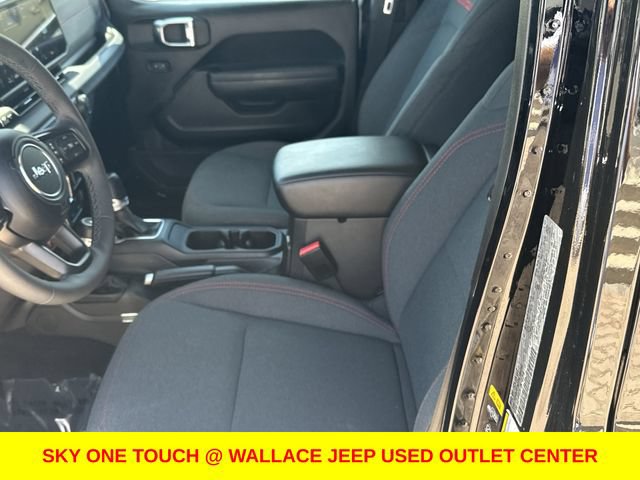 Used 2026 Jeep Wrangler Unlimited Rubicon AWD/4WD image 16