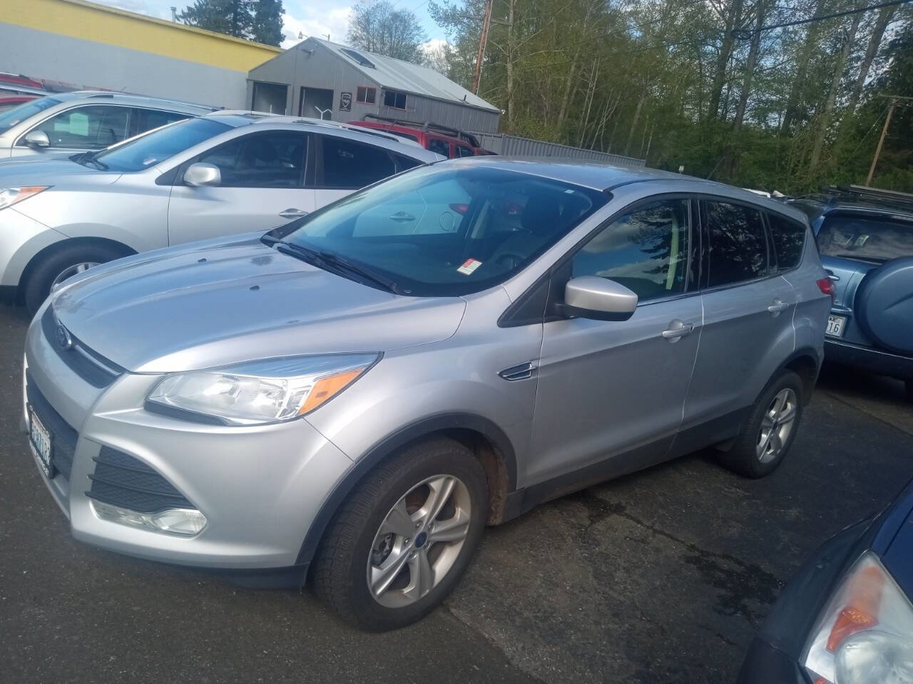 Used 2016 Ford Escape SE image 2