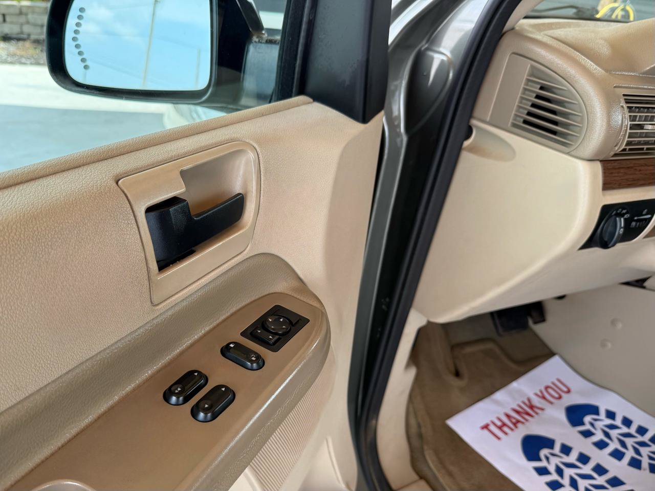 Used 2005 Ford Freestar SEL FWD image 17