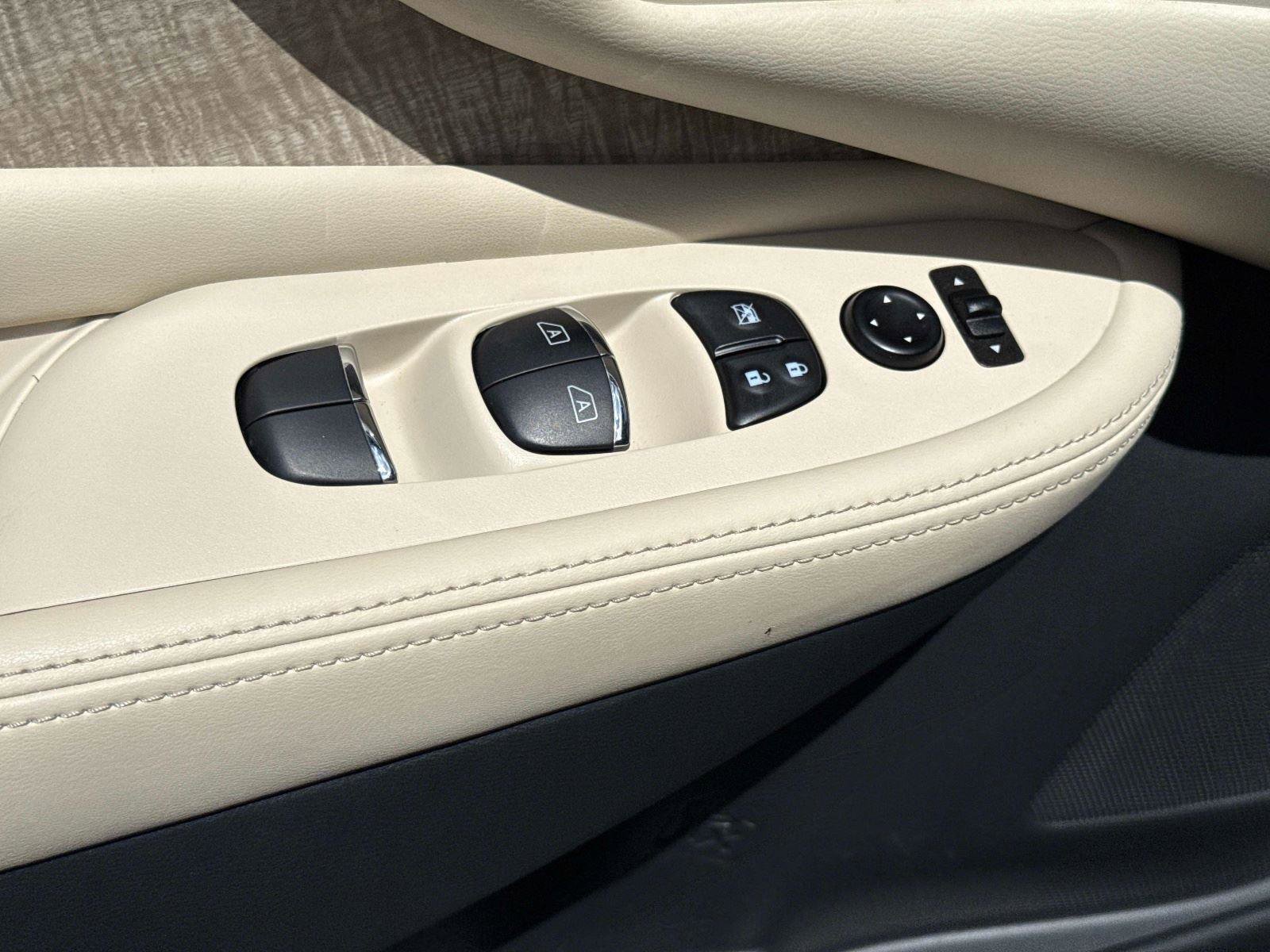 Used 2022 Nissan Murano SL w/ Cargo Package image 20