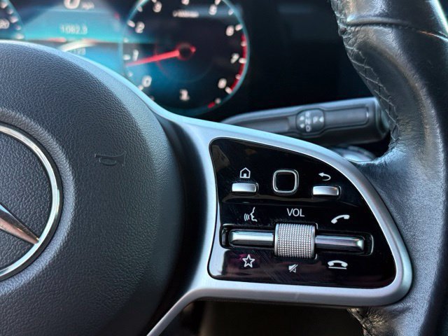Used 2021 Mercedes-Benz GLB 250 4MATIC image 16