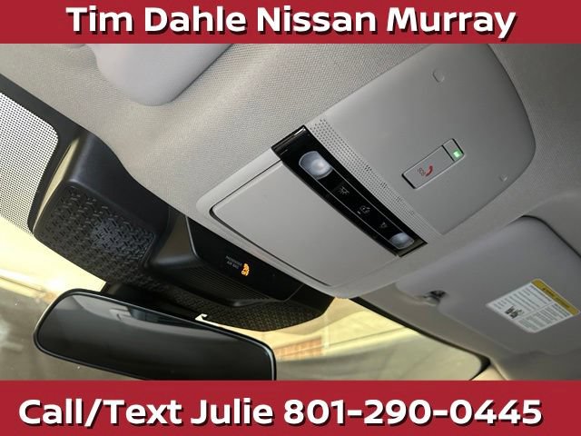 Used 2025 Nissan Ariya AWD image 32