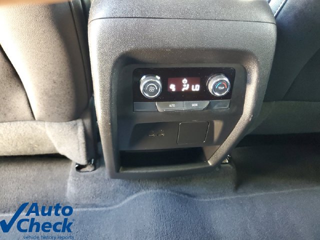 Used 2025 Chevrolet Traverse LT FWD image 15