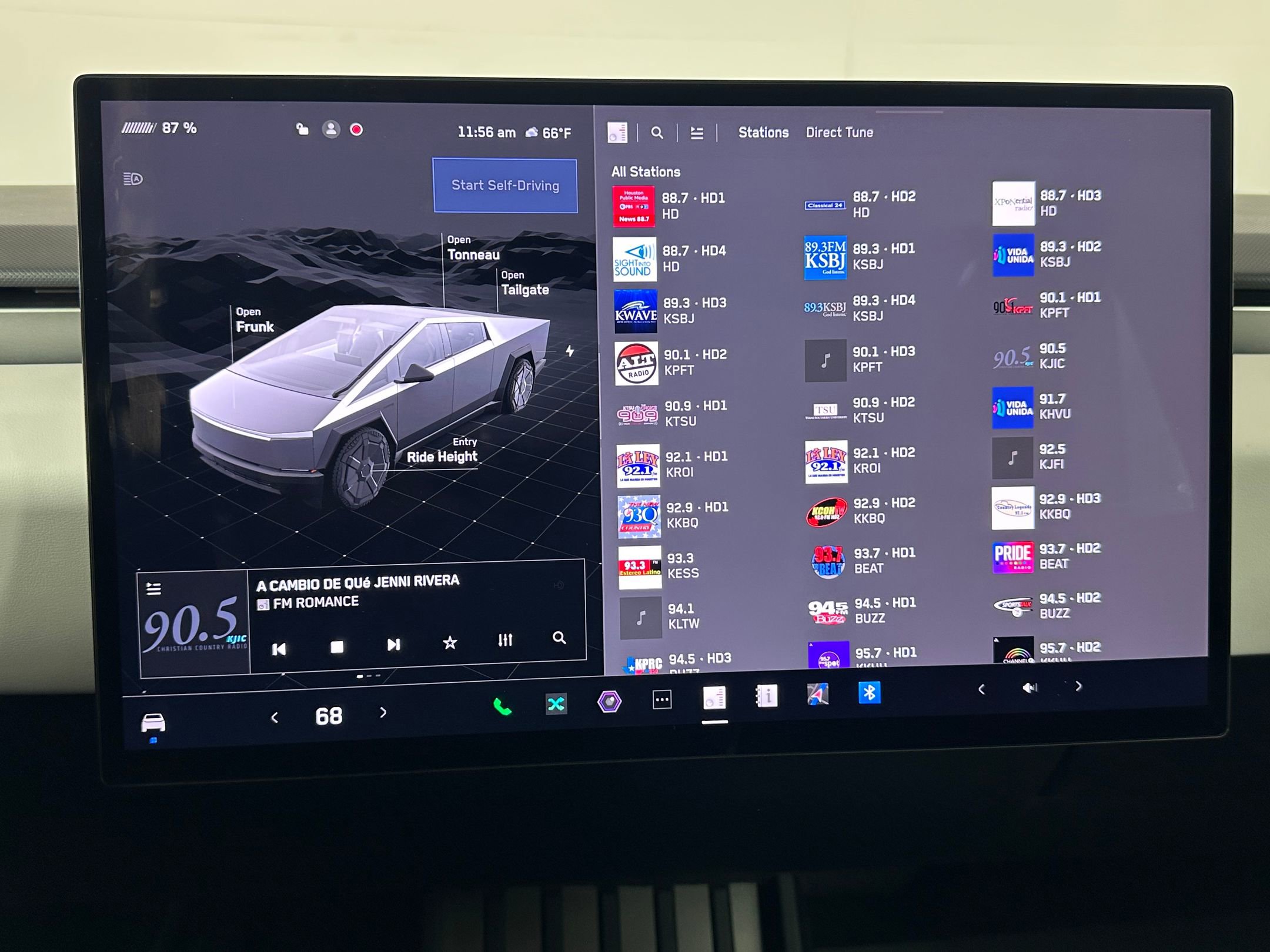 Used 2024 Tesla Cybertruck AWD Crew Cab image 25