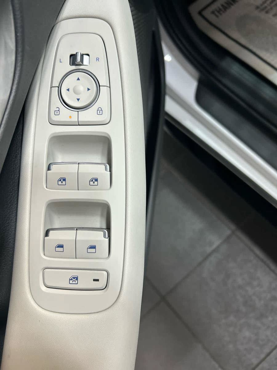 Used 2026 Hyundai Sonata SEL FWD image 25